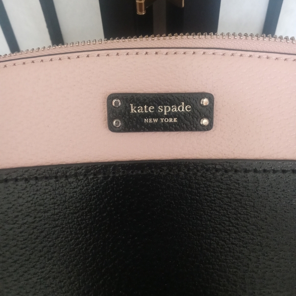Kate Spade Crossbody Bag Black and Pink Amazing Condition! - Picture 3 of 6
